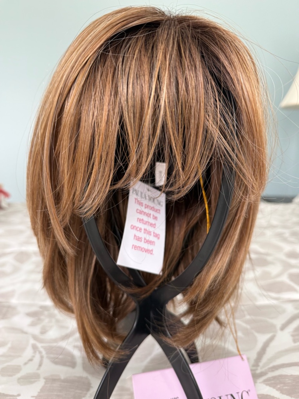Honey Rooted Layered Shoulder-Length Wig - Natural Honey Brown-blonde - Picture 2 of 6